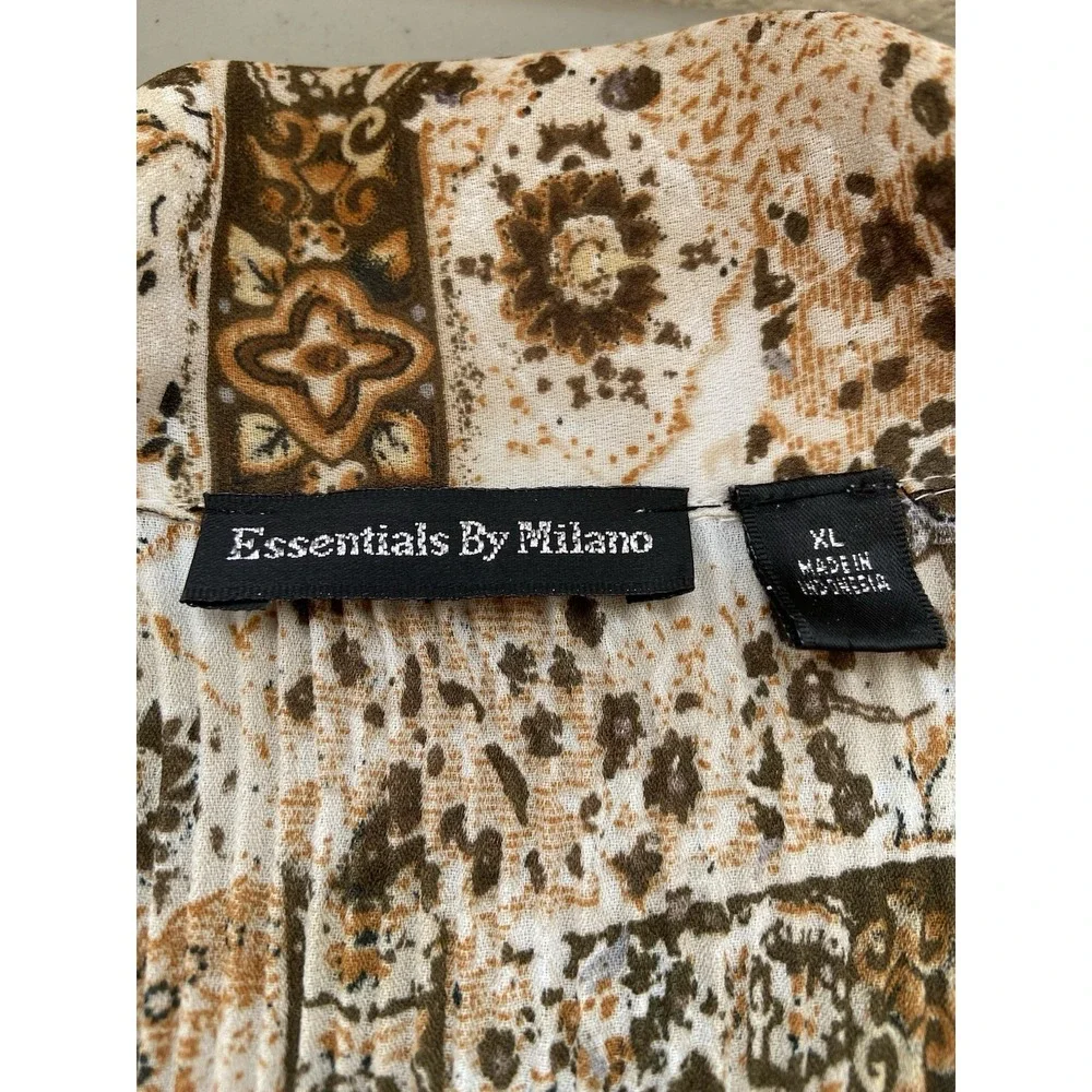 Essentials By Milano Top Womens Size XL  Pleated Bell Sleeve Button Up